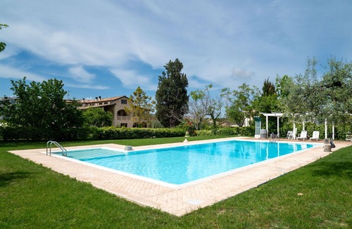 Citta Sant'Angelo Apartment | Nice apartment for 4 people with pool, A/C, WIFI, TV, patio and pets allowed