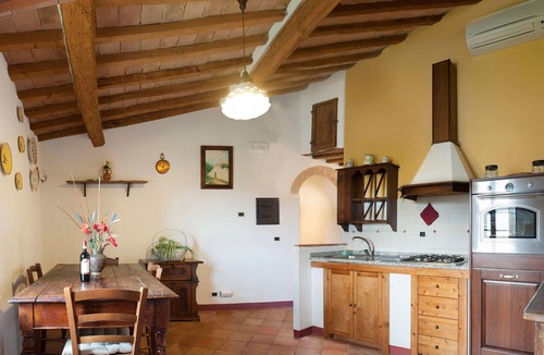 San Gimignano Apartment | Nice apartment for 4 people with pool, A/C, WIFI, pets allowed and panoramic view