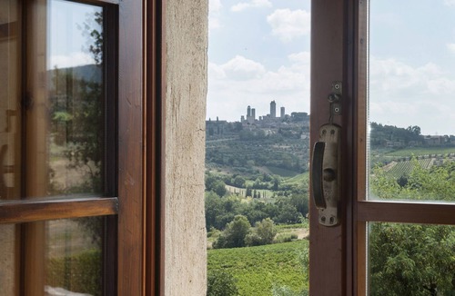 San Gimignano Apartment | Nice apartment for 4 people with pool, A/C, WIFI, pets allowed and panoramic view