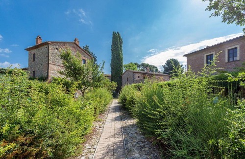 Monteleone d'Orvieto Apartment | Nice apartment for 8 guests with WIFI, pool and TV