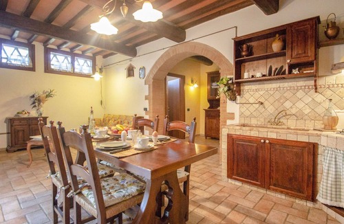 Poggiarello Villa | Nice apartment in villa with pool, WIFI, TV, terrace and pets allowed, close to San Gimignano