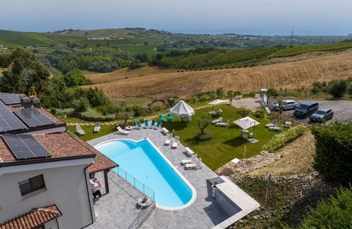 Citta Sant'Angelo Villa | Nice apartment in villa for 4 people with WIFI, pool, A/C, TV, patio and pets allowed