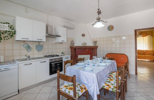 Castelnuovo di Farfa House | Nice home in Castelnuovo di Farfa