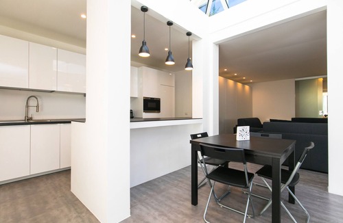 EUR House | Niclas Luxury Apartments OpenSpace-Luxurious Studio in Villa at Eur