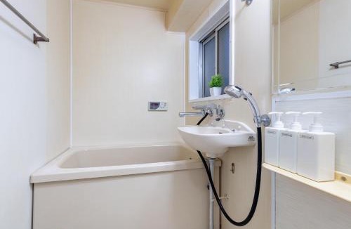 Nishiwaseda Apartment | oビル301