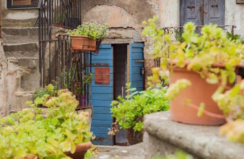 Calcata Historic Town Apartment | officina alchemica
