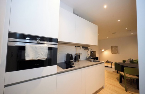 Wembley Park Apartment | Olympic Way Apartment, Workspace, Gym & Near Station