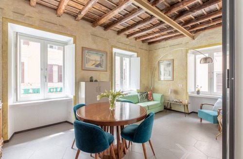 Rione XIV Borgo Apartment | Ombrellari Brand New Apartment