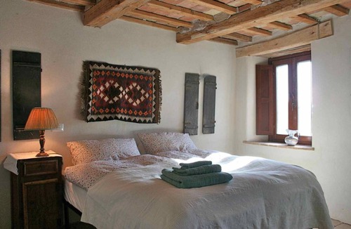 Tolentino House | Organic vineyard/olive farmhouse with superb views of the Mountains/valley