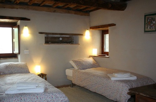 Tolentino House | Organic vineyard/olive farmhouse with superb views of the Mountains/valley