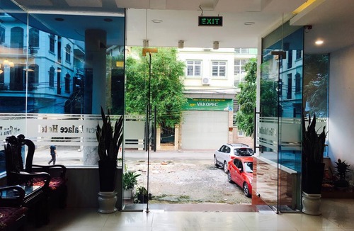 Dich Vong Hau Hotel | OYO 1046 Saigon Palace - Tran Quoc Hoan