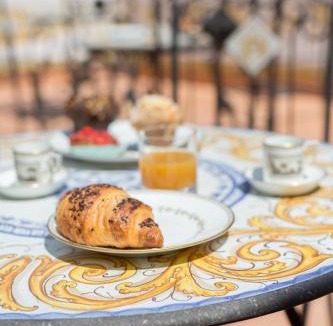 Montecalvario Bed & Breakfast | Palazzo Doria d'Angri