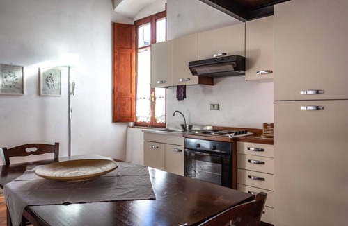 Massa Marittima Apartment | Palazzo Malfatti - Appartamento deluxe con vista Piazza Garibaldi