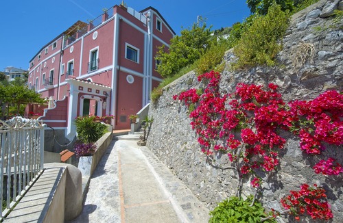Praiano Villa | PALAZZO ROCCO ALL 3 VILLAS - 7 Bedrooms - 7 Bathrooms - Heated Jacuzzi - 20 pax.