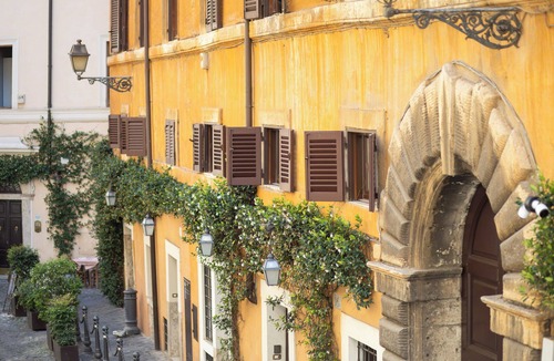 Rione V Ponte Apartment | Palazzo Taverna Apartments