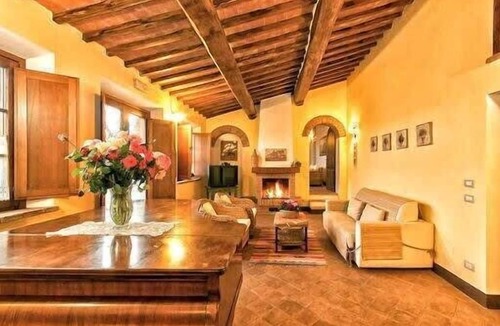 Monticchiello Villa | Panoramic Scaled Villa With Amazing Deep Blue Pool