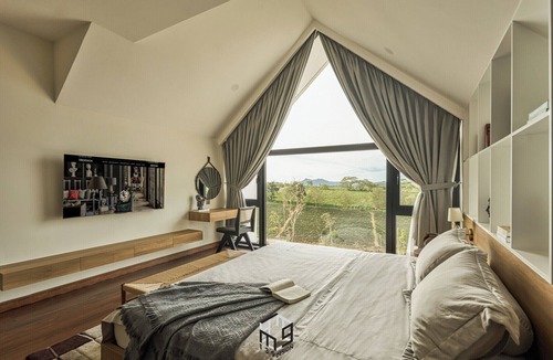 Lang Ha Apartment | Paper-flower House