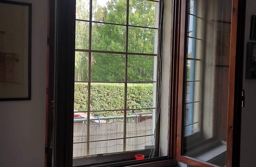 Mantua Apartment | Parking with free private parking and access to 2 bicycles.