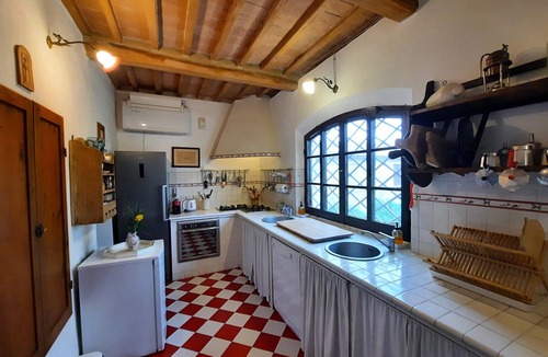 San Giovanni d'Asso Villa | Pasqui Villas Historic Villa La Consuma San Giovanni D'Asso-Italy