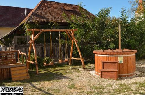 Ocland House | Pensiune Agroturistica Hanna