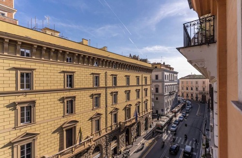 Rione II Trevi Apartment | Penthouse ancient Rome! Fori imperiali, Colosseum, Piazza Venezia, Via del Corso