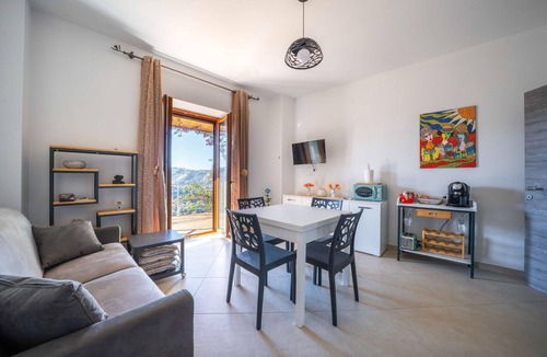 Laureana Cilento House | Pet friendly home in Laureana Cilento
