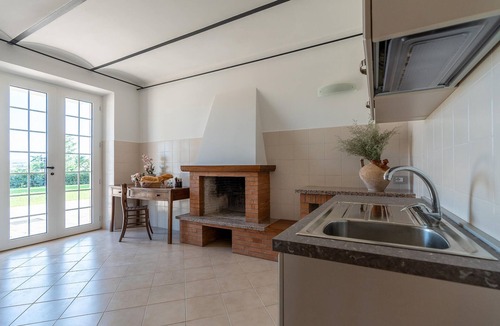 Mogliano House | Pet friendly home in Mogliano with WiFi