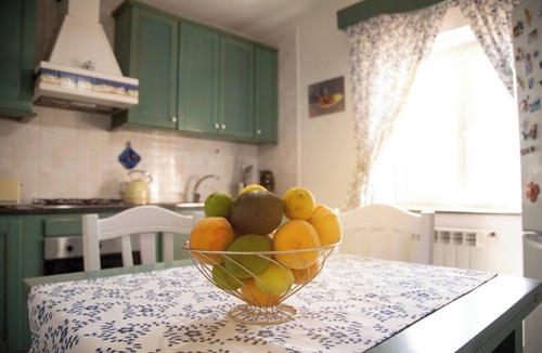 Giugliano in Campania Apartment | Petito House - Cozy apartment surrounded by greenery.