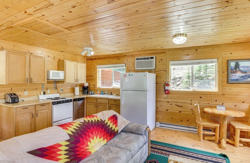 Deadwood Cabin | Pets Welcome: Cozy Cabin w/Deck in Deadwood!
