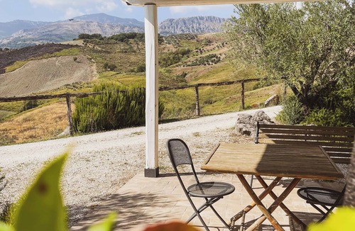 Torre de' Passeri Apartment | Pietra Pizzuta Country House "Rocca" in the heart of Abruzzo 1 pool