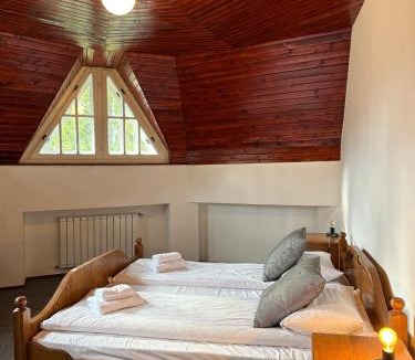 Cioplea Apartment | Pine Peak