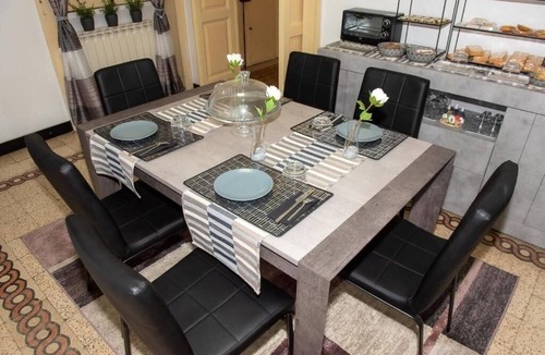 Taranto House | PITAGORA HOUSE, 3 bedrooms, bathroom, TV and dining room, cooking area, veranda