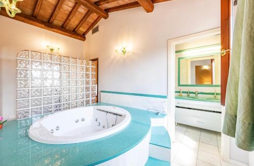 Manciano Villa | Pool Villa Angela Whirlpool