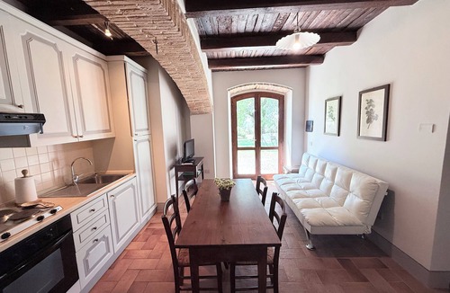 Poreta House | PORETA BIOFARM/SPOLETO CENTRE 5 KMS/SLPS 8/SHOPS, BARS ETC 1 KM/ROME 1 HR/WIFI
