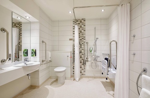 Bishop's Hotel | Premier Inn London Waterloo - York Road