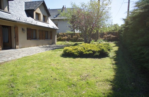 Espinchal House | Pretty warm house with large garden between Massif du Sancy and Cézallier