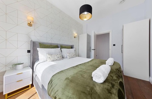 Pimlico Apartment | Prime Central London Stay, modern Apartments with AC