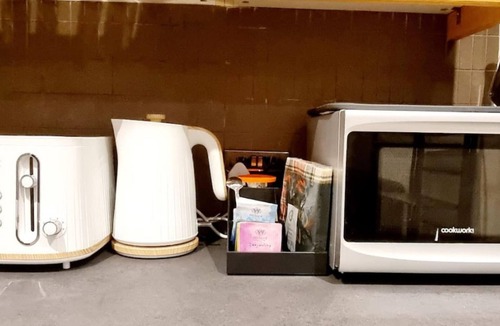 Holloway Apartment | Private Garden Flat Central London Air Conditioning