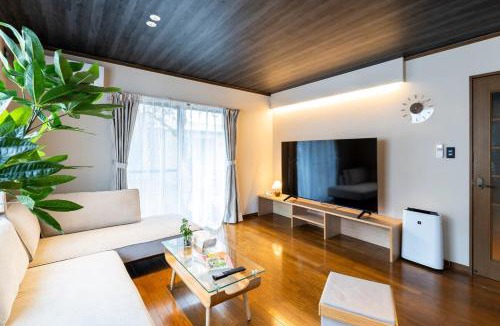 Dazaifu Apartment | Private Villa 青梅庵 - Max 10, 8-min walk to Dazaifu, 1 free-parking, 5 bedrooms