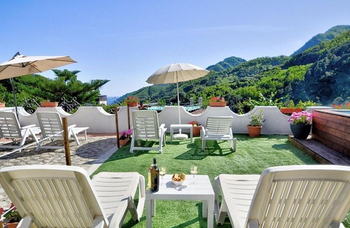 Pucara Villa | Pucara Villa Sleeps 2 with Pool and Air Con