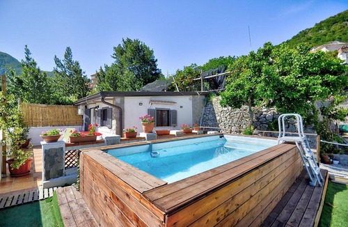 Pucara Villa | Pucara Villa Sleeps 2 with Pool and Air Con