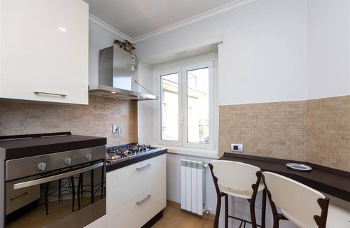 Aventine Apartment | Pyramid View apartment