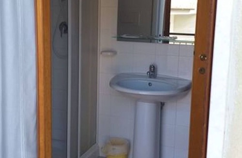 Pineto Bed & Breakfast | Quadruple room 5 minutes from the sea