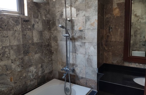 Ngoc Khanh Apartment | Quiet Privacy flat in Kim Ma
