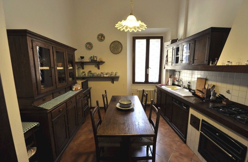 San Niccolo Apartment | Quiet Spacious Central Ancient Apt, FASTwifi AC Elevator, steps from major sites