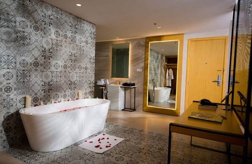 Tran Phu Beach Hotel | Quinter Central Nha Trang
