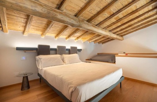 Cori Hostel | RÉHOBOAM Superior King Room