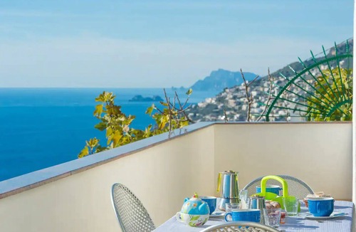 Conca dei Marini Apartment | Raphael House, terrace with solarium and sea view