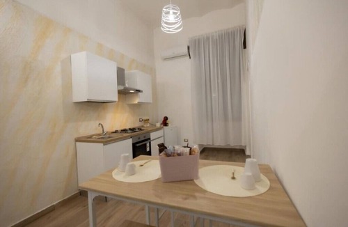 Naples City Centre House | Re-Fra home