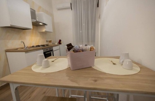 Naples City Centre House | Re-Fra home